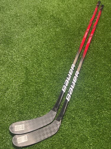 Junior Bauer Vapor X4 Hockey Stick 50 Flex Right Handed P28 (New) 2PACK