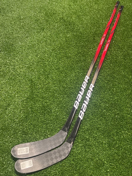 Junior Bauer Vapor X4 Hockey Stick 50 Flex Right Handed P28 (New) 2PACK