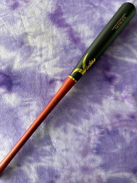 Victus Tatis Maple Bat Maple 32" (Used)