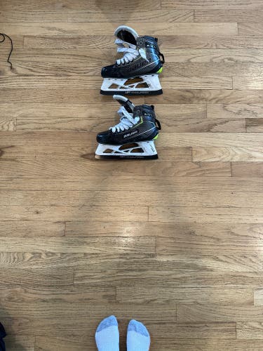 Bauer Elite Hockey Goalie Skates Regular Width Size 1.5 (Used)