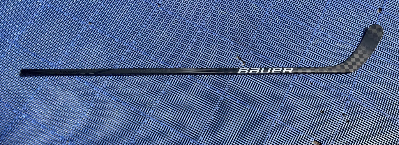Bauer Twitch dressed as Hyperlite 2 Left Hand 95 Flex P28