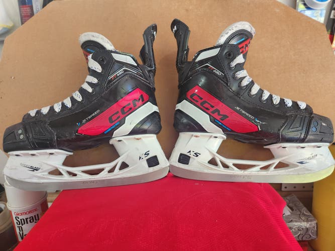CCM JetSpeed FT 680 Hockey Skates Regular Width Size 3 (Used)
