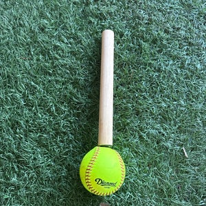 (Used)softball pitching trainer