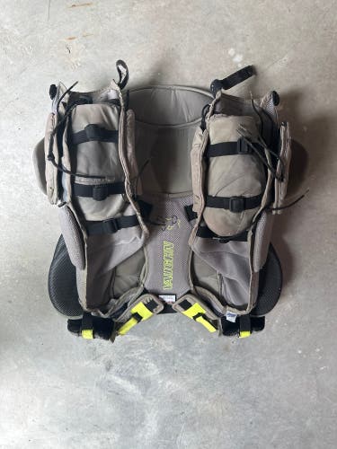 Small Vaughn VE8 Pro Carbon Goalie Chest Protector (Used)