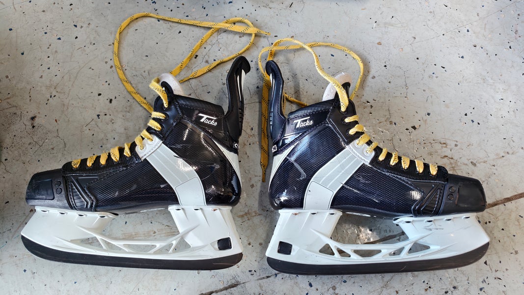 2025 CCM Tacks 652 Hockey Skates Wide Width 7.5 (Used)