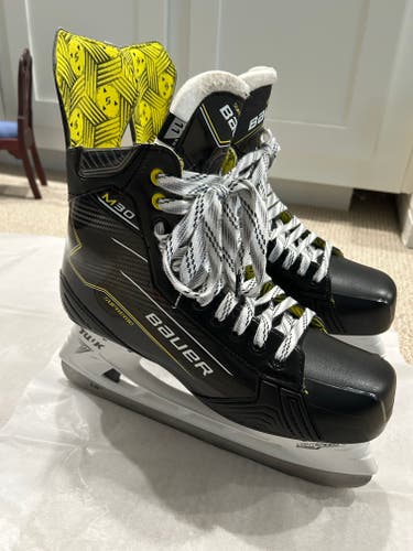 2025 Bauer Supreme M30 Hockey Skates Extra Wide Width 11 (Used)