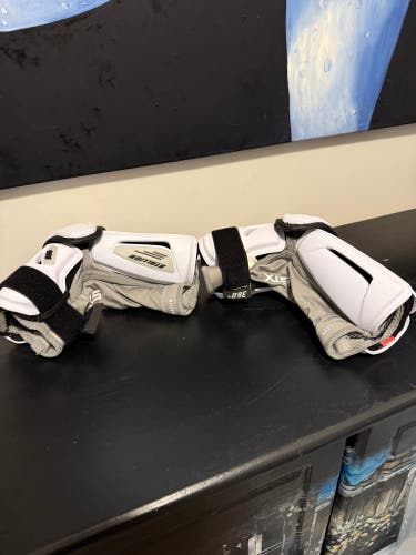 Large Adult STX Stallion 900 Arm Pads (New)
