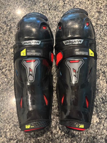 Intermediate Bauer Vapor 3X 13" Shin Pads (Used)