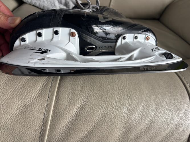 2024 CCM Tacks XF Pro Hockey Skates Wide Width Size 6.5 (Used)