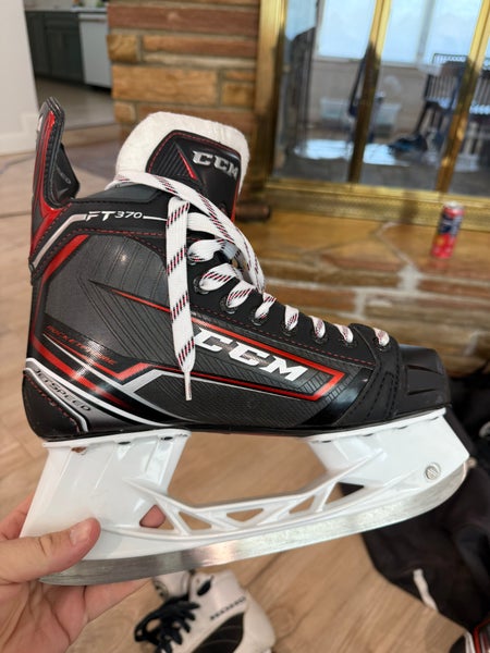 2019 CCM JetSpeed FT370 Hockey Skates Regular Width 7 (Used)