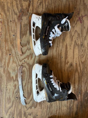 2024 Bauer Supreme M5 Pro Hockey Skates Size 4.5