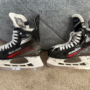 Bauer Vapor X3 Hockey Skates Regular Width 6 (Used)