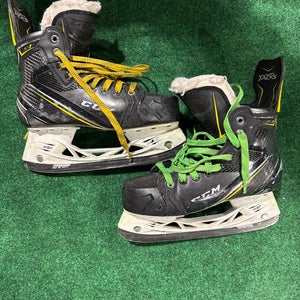 Intermediate CCM Super Tacks AS1 Hockey Skates (Regular) Size 5 (Used)