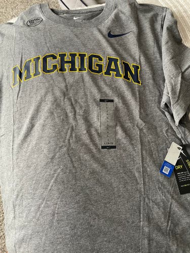 NWT Michigan Wolverines Nike Large Dri Fit T shirt - gray