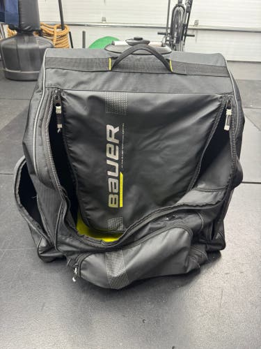 Bauer Elite Wheeled Backpack Bag (Used)