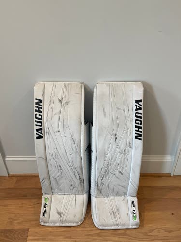 35"  Vaughn SLR3 Pro Carbon Goalie Leg Pads (Used)