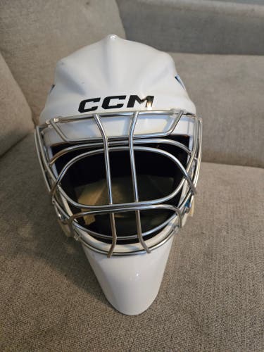 Senior CCM Axis F9 Goalie Mask Senior XS