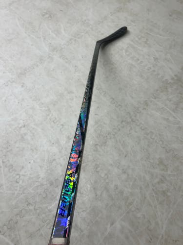 Intermediate Bauer Twitch Right Handed Hockey Stick P28 (New)