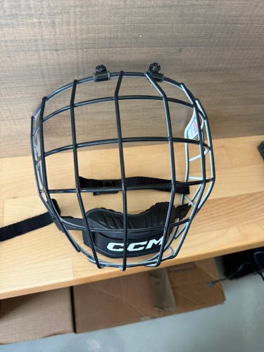 Medium CCM FM580 Full Cage (like new)