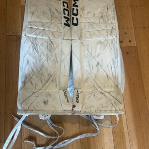 32" + 1 CCM Eflex 6.9 INT Goalie Leg Pads  (Used)