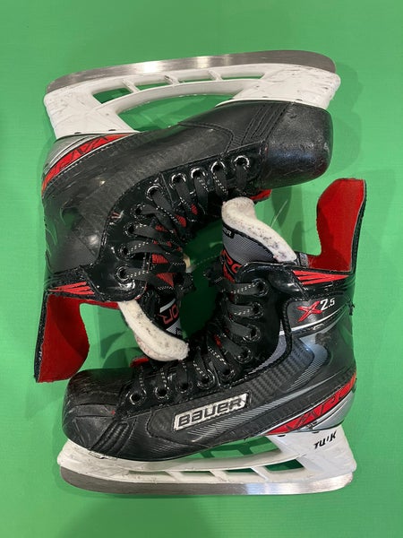 Junior Bauer Vapor X2.5 Hockey Skates Regular Width Size 3 (Used)