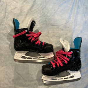 Youth Bauer X-LP Hockey Skates Regular Width 13 (Used)