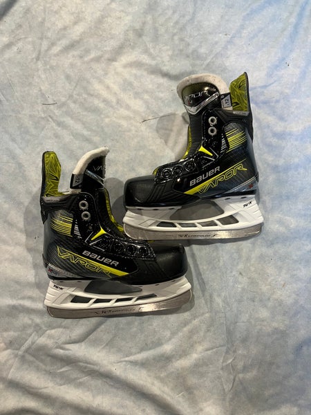 Youth Bauer Vapor X4 Hockey Skates Regular Width 12 (Used)