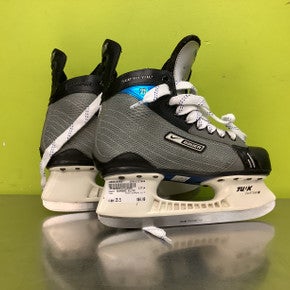 Used Bauer SUPREME ELITE Intermediate Hockey Skate Intermediate 5.5 11686-S000045043