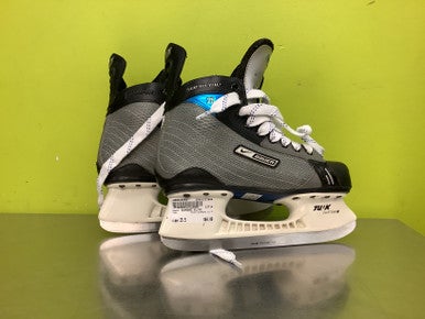 Used Bauer SUPREME ELITE Intermediate Hockey Skate Intermediate 5.5 11686-S000045043