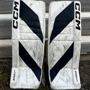 31" CCM Eflex 6.9 Goalie Leg Pads (Used)