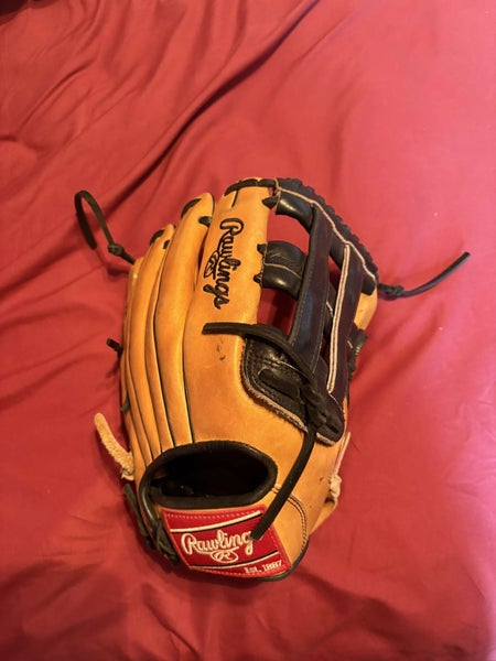 Rawlings RH Outfield Heart of the Hide Baseball Glove 12.5" (Used)