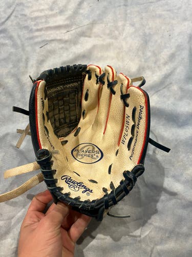 White Rawlings Player series RH Baseball Glove 9" (Used)