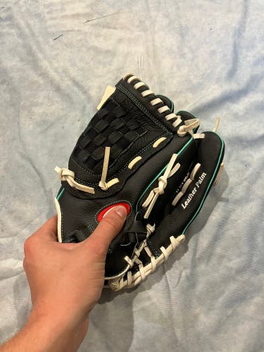 Black Rawlings WFP115 RH Pitcher's Softball Glove 11.5" (Used)