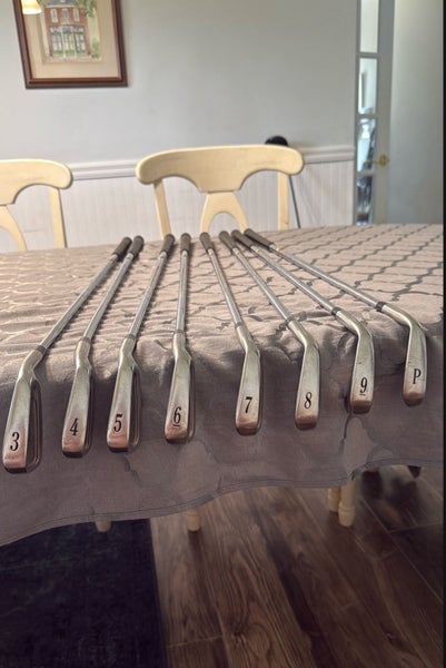 Titleist Right Handed Iron Set (Used)