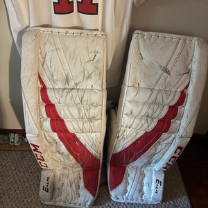 32" CCM Extreme Flex E4.9 Goalie Leg Pads (Used)
