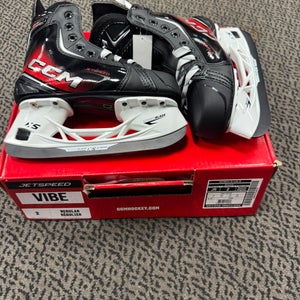 CCM Jetspeed Vibe Size 2 Regular Width Skates