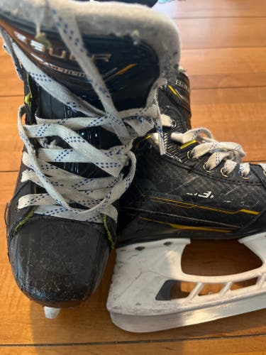 Bauer Supreme M5 Pro Hockey Skates Regular Width Size 1 (Used)