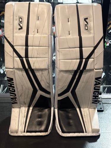 35" 2024 Vaughn V10 Pro Carbon Goalie Leg Pads Pro Stock (Used)