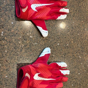 Red Youth Large Nike Gloves (Used)