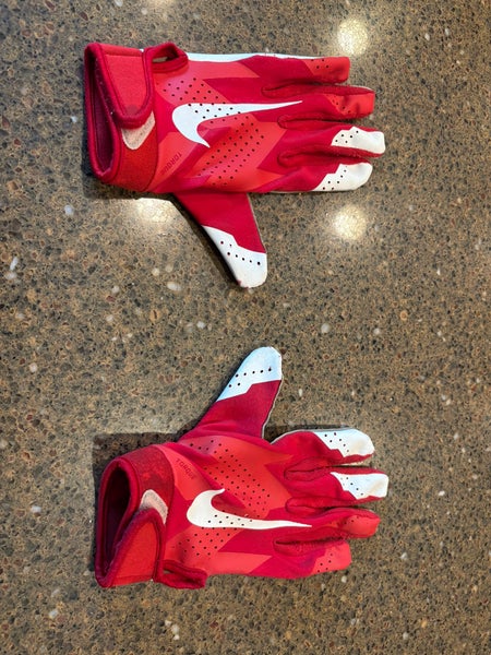 Red Youth Large Nike Gloves (Used)