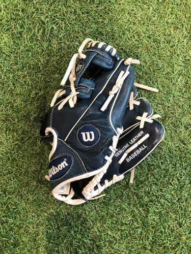 Wilson A450 RH Infield Baseball Glove 11" (Used)