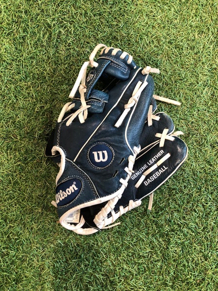 Wilson A450 RH Infield Baseball Glove 11" (Used)