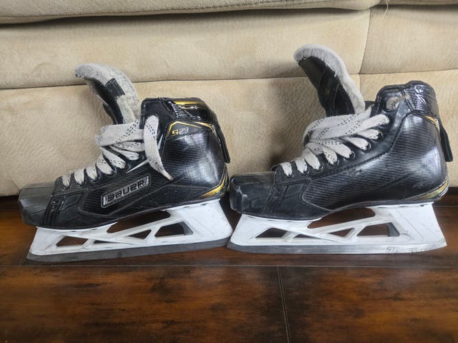 Bauer Supreme S29 Hockey Goalie Skates Regular Width Size 5.5 (Used)