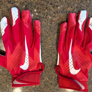 Red Youth Small Nike Gloves (Used)