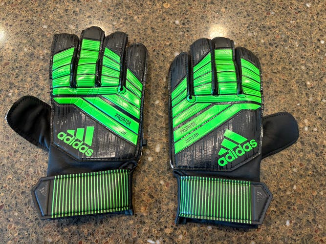 Adidas Predator Youth Goalie Gloves (Used)