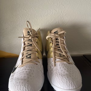 Men's Size M 12.0 (W 13.0) Nike (New)