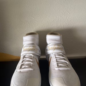 Men's Size M 11.0 (W 12.0) Nike (New)
