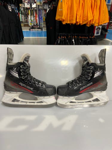 Used Bauer Vapor X3 Size 4 D Skates