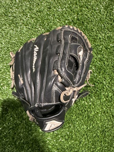 Black Akadema Prodigy (ATM92) RH Infield Baseball Glove 11.5" (Used)