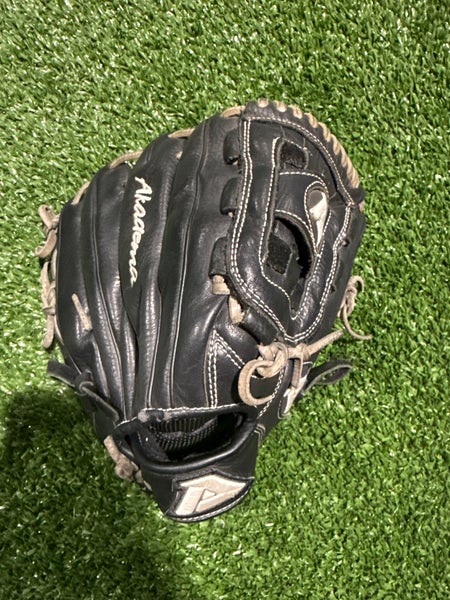 Black Akadema Prodigy (ATM92) RH Infield Baseball Glove 11.5" (Used)